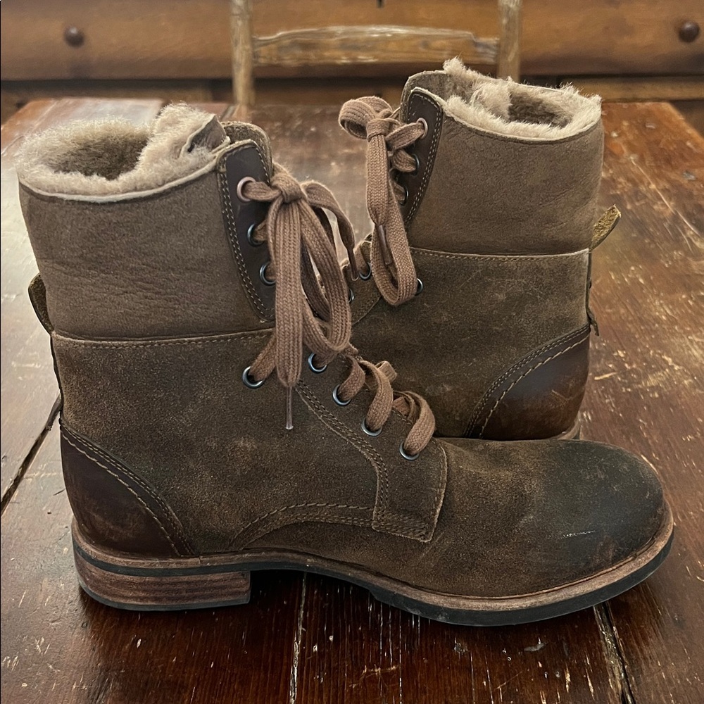 Men's Ugg Larus Boots Chestnut​​ Size 8 - Picture 9 of 15